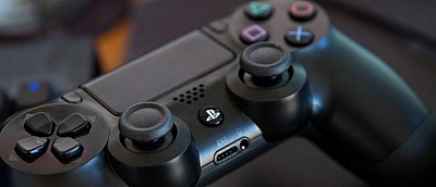 Sony может добавить в новый DualShock камеру для отслеживания эмоций геймеров